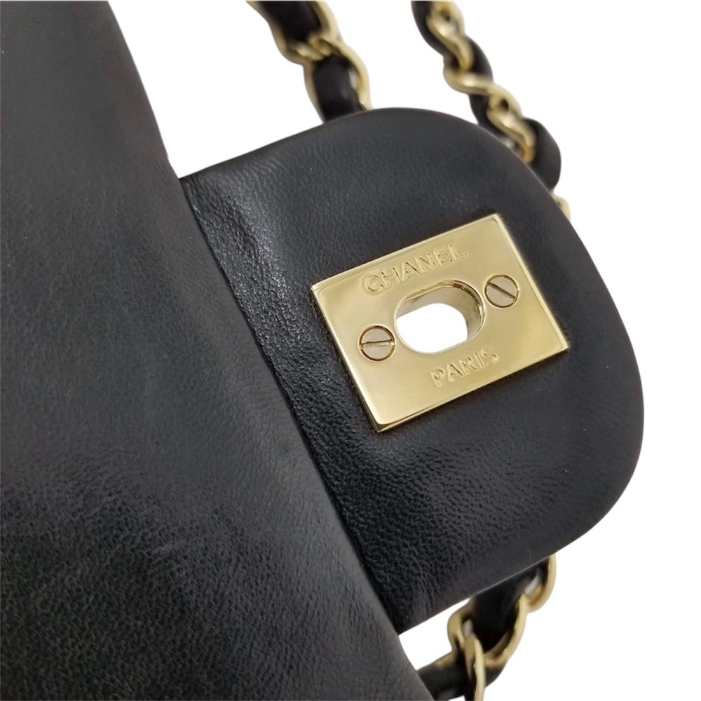 CHANEL Medium Classic Flap Bag - Picture 12 of 15
